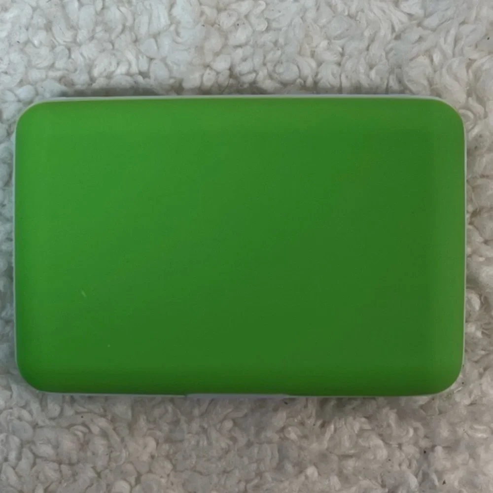 ☀️2/$14☀️Kikkerland Silicone Credit Card ID Case